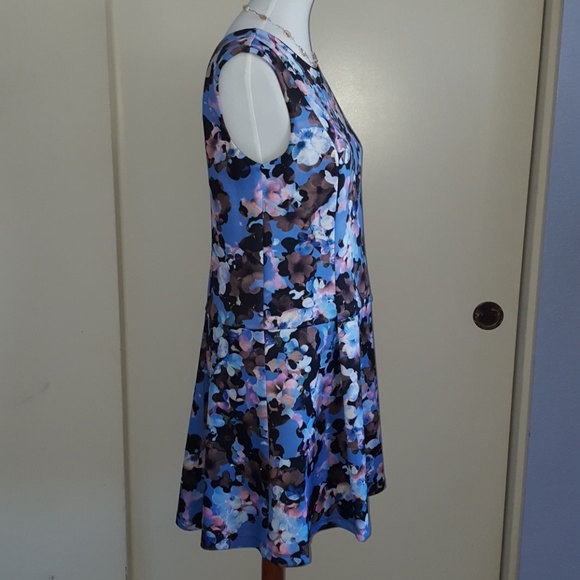 Gorgeous Cece floral drop waist dress - Picture 2 of 5